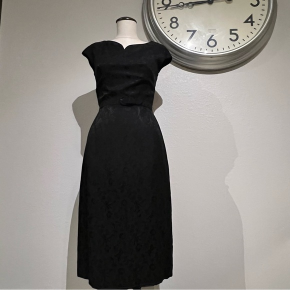 Vintage Black Asian Women's Dress Set - Picture 3 of 8